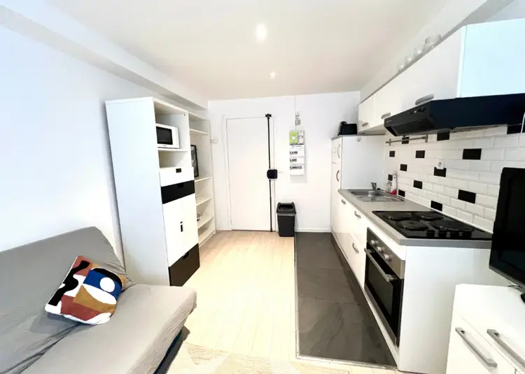 bright 1 bedroom in republic